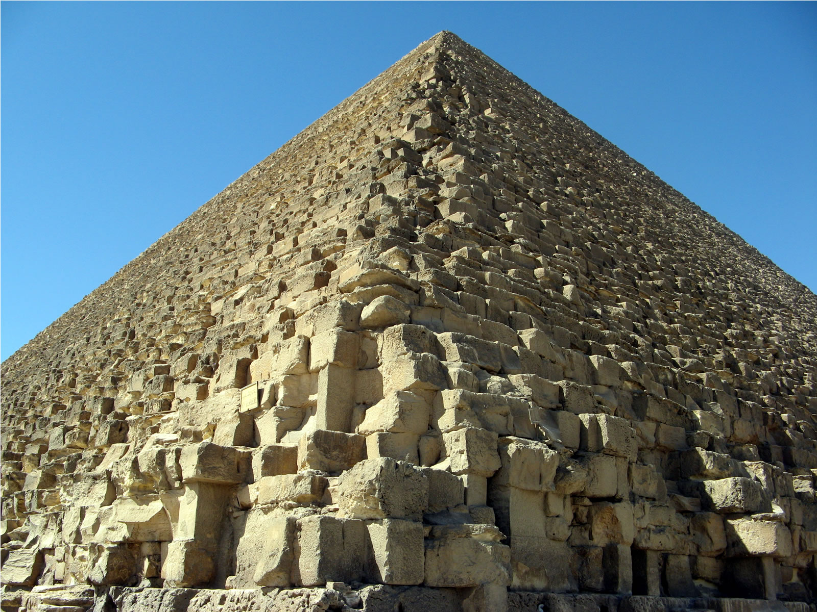 Pyramidy